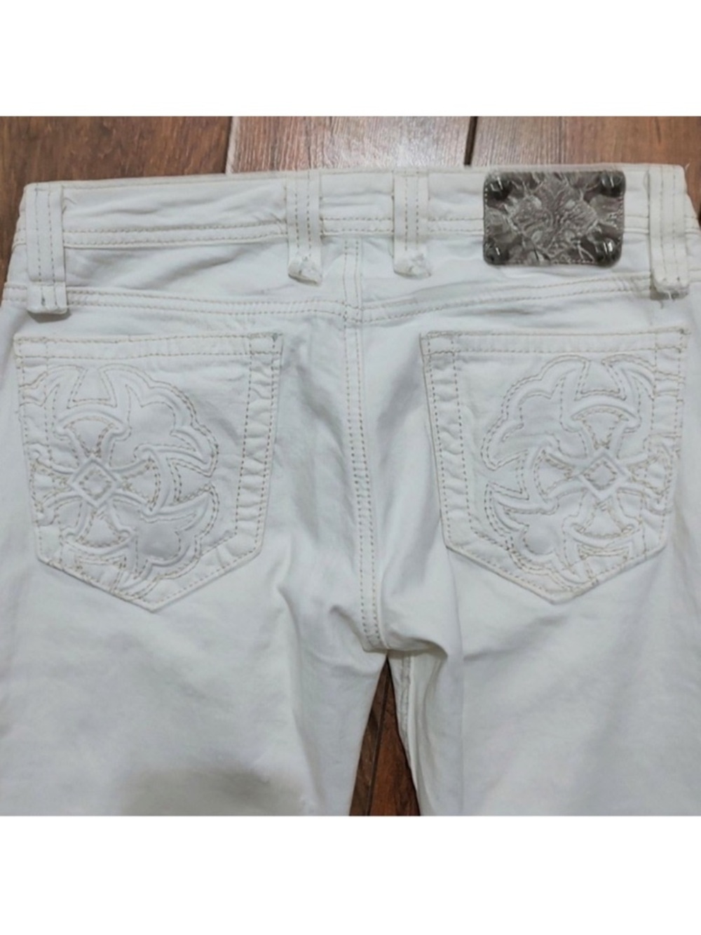 Gorgeous Long Miss Me Oyster Colored Jeans With Embroidered Pockets 35” Inseam